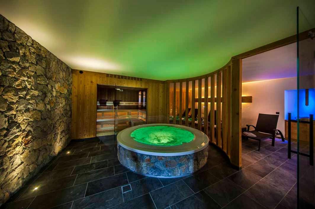 Hotel Garni Broi - Charme & Relax 塞尔瓦迪加尔代纳山谷 外观 照片