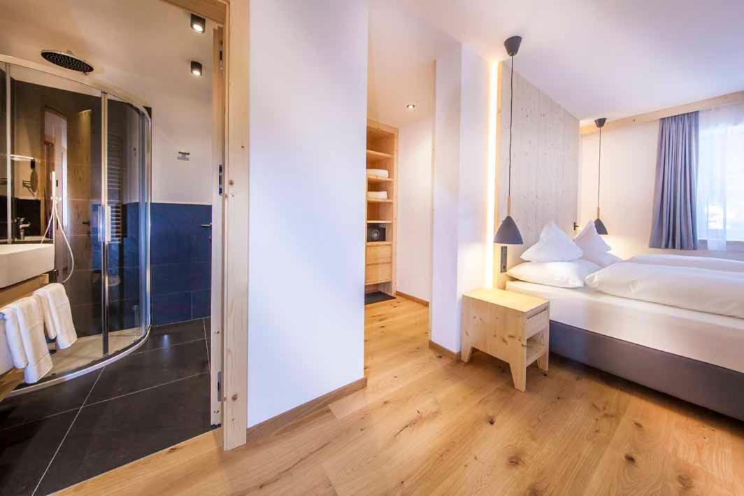 Hotel Garni Broi - Charme & Relax 塞尔瓦迪加尔代纳山谷 外观 照片