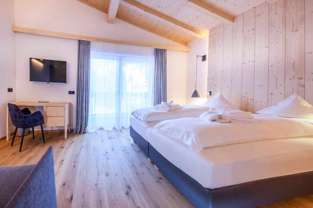 Hotel Garni Broi - Charme & Relax 塞尔瓦迪加尔代纳山谷 外观 照片