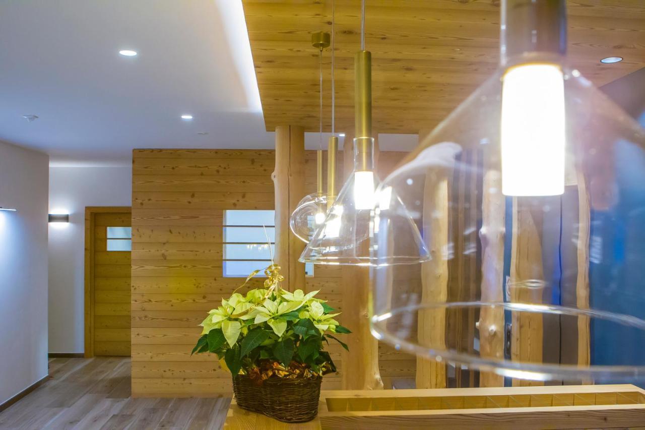 Hotel Garni Broi - Charme & Relax 塞尔瓦迪加尔代纳山谷 外观 照片