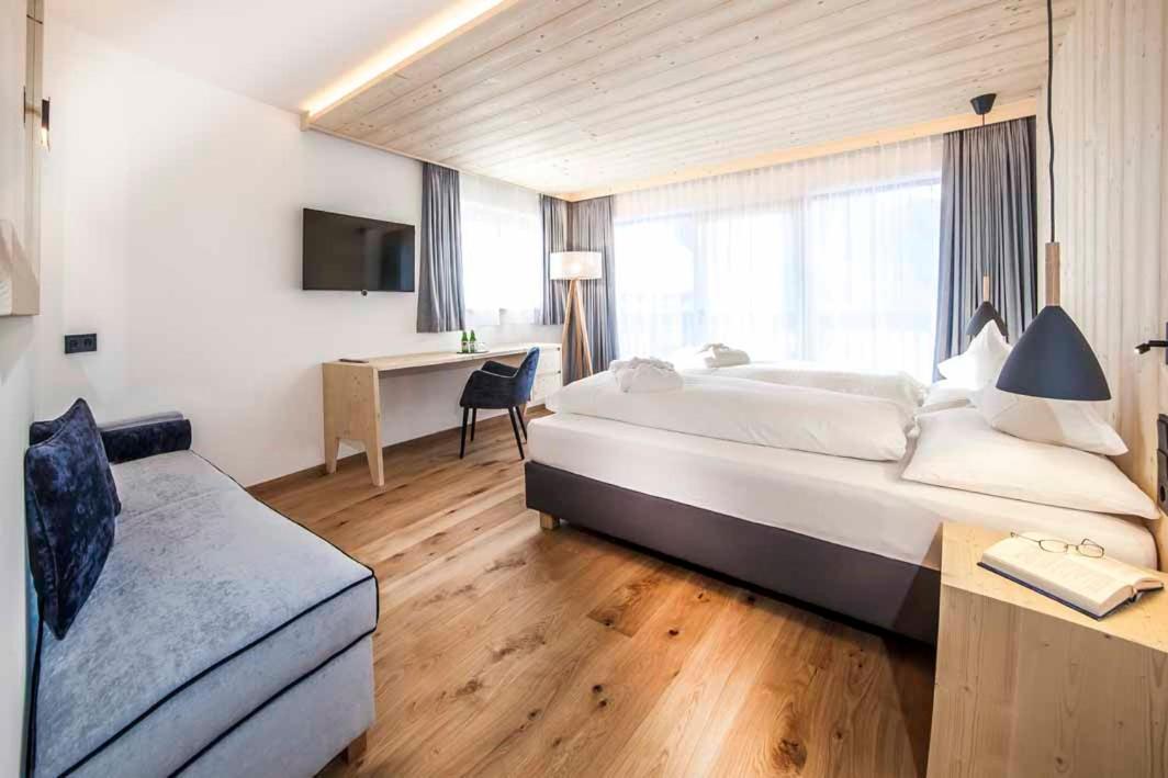 Hotel Garni Broi - Charme & Relax 塞尔瓦迪加尔代纳山谷 外观 照片