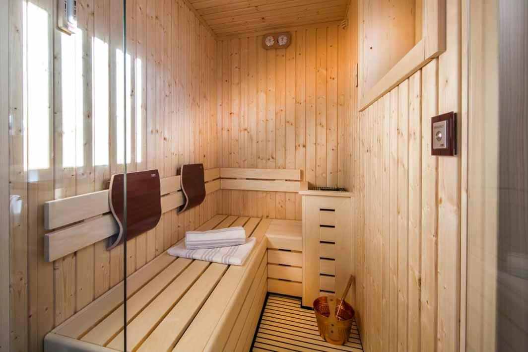 Hotel Garni Broi - Charme & Relax 塞尔瓦迪加尔代纳山谷 外观 照片