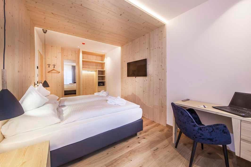 Hotel Garni Broi - Charme & Relax 塞尔瓦迪加尔代纳山谷 外观 照片
