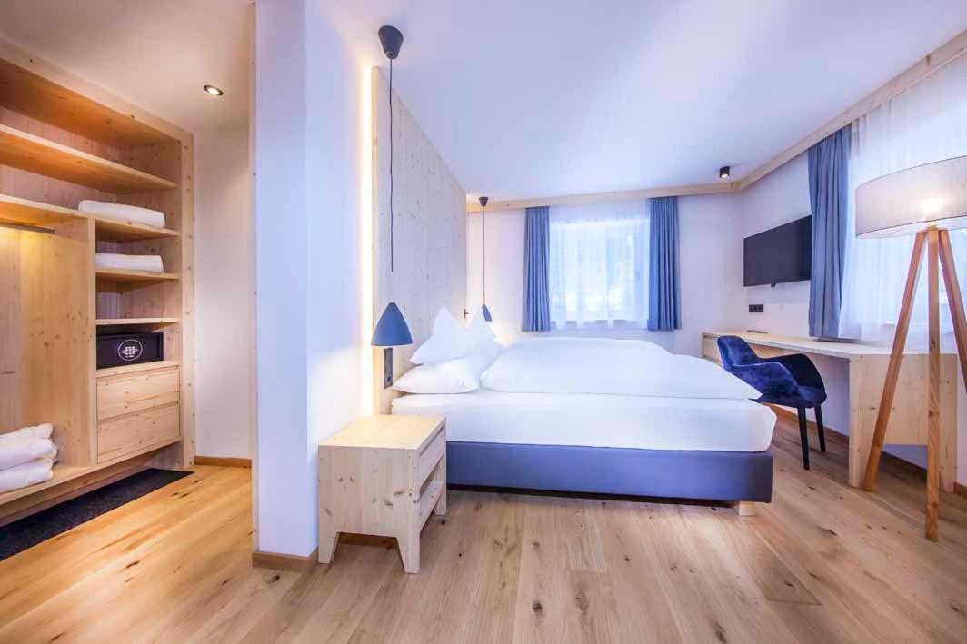 Hotel Garni Broi - Charme & Relax 塞尔瓦迪加尔代纳山谷 外观 照片
