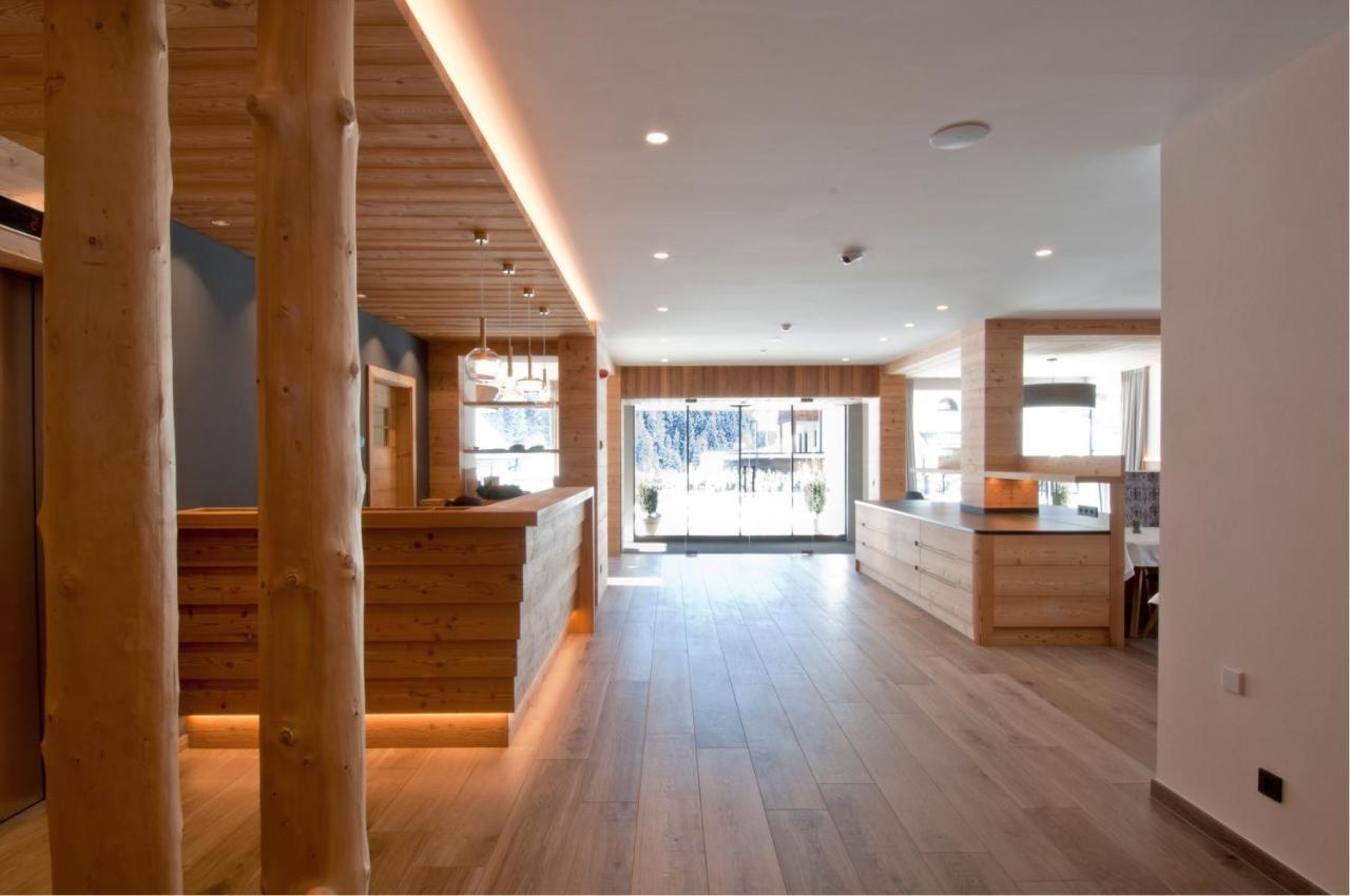Hotel Garni Broi - Charme & Relax 塞尔瓦迪加尔代纳山谷 外观 照片